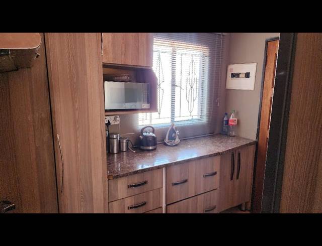 3 BEDROOM HOUSE FOR SALE IN DAWN PARK